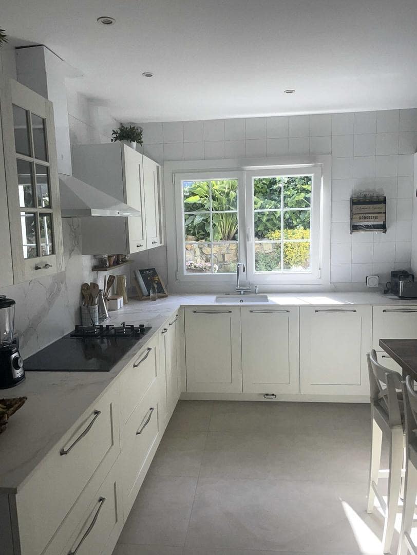 4 makuuhuone Huvila myytävänä paikassa Plentzia mukana uima-altaan 
autotalli - 700 000 € (Ref: 9319819)