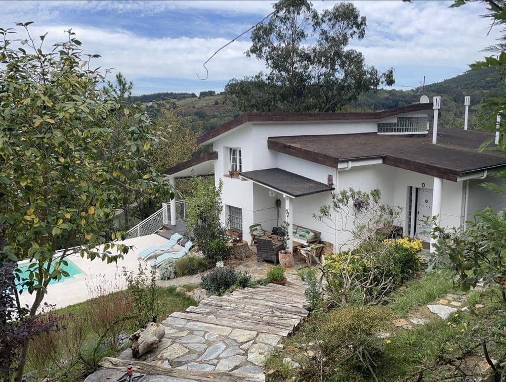 4 makuuhuone Huvila myytävänä paikassa Plentzia mukana uima-altaan 
autotalli - 700 000 € (Ref: 9319819)