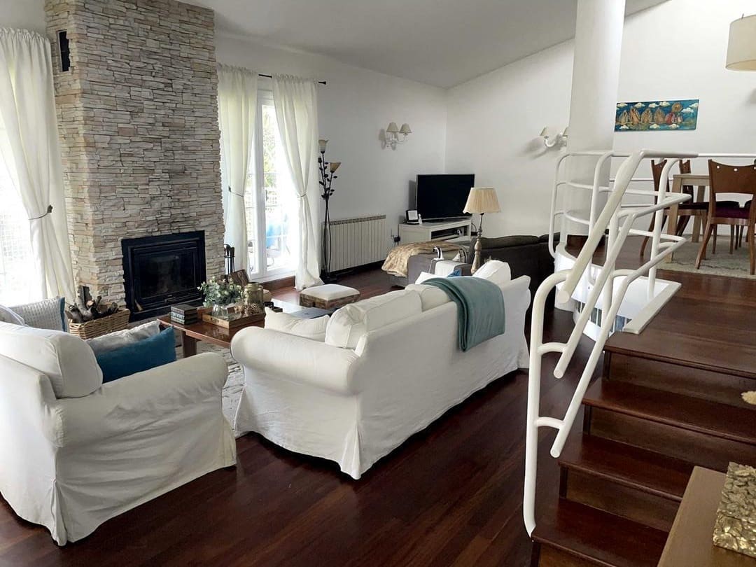 4 makuuhuone Huvila myytävänä paikassa Plentzia mukana uima-altaan 
autotalli - 700 000 € (Ref: 9319819)