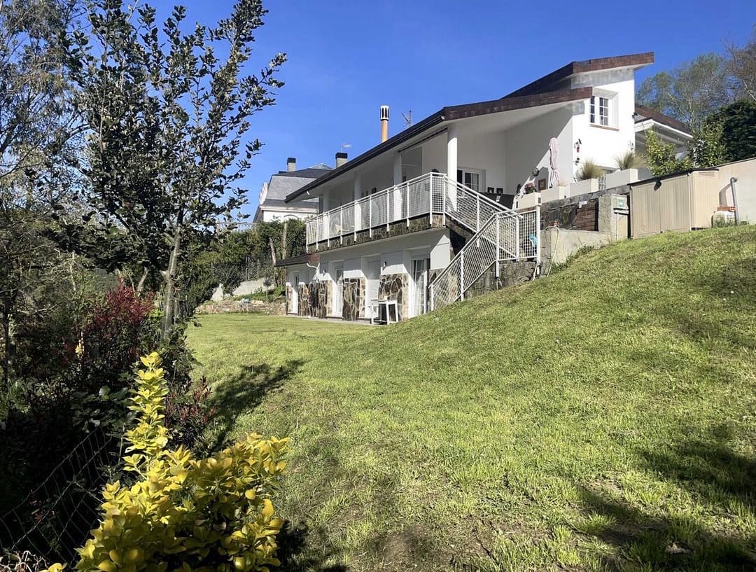 4 makuuhuone Huvila myytävänä paikassa Plentzia mukana uima-altaan 
autotalli - 700 000 € (Ref: 9319819)