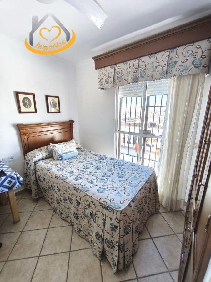 3 Zimmer Haus zu verkaufen in Lepe mit Garage - 215.000 € (Ref: 9634059)