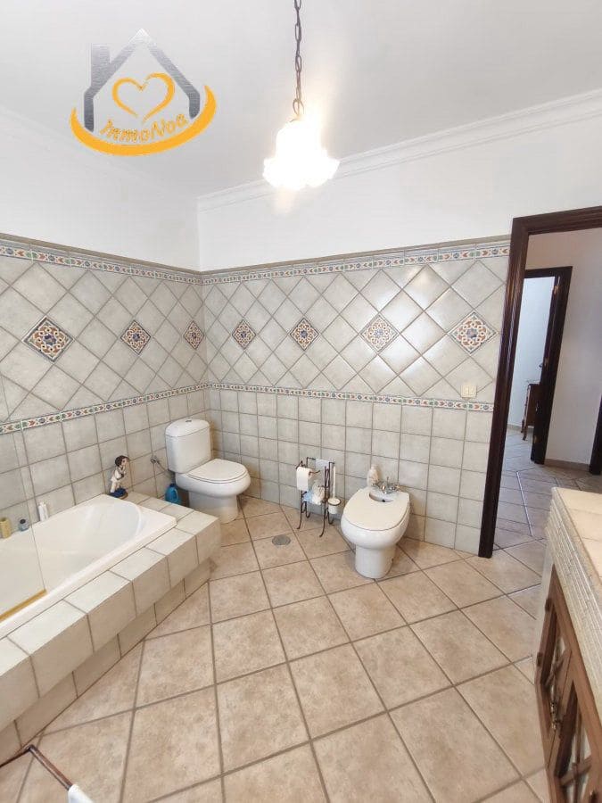 3 Zimmer Haus zu verkaufen in Lepe mit Garage - 215.000 € (Ref: 9634059)