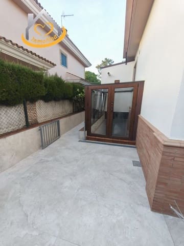 4 quarto Moradia para venda em Islantilla, Isla Cristina - 580 000 € (Ref: 9637228)