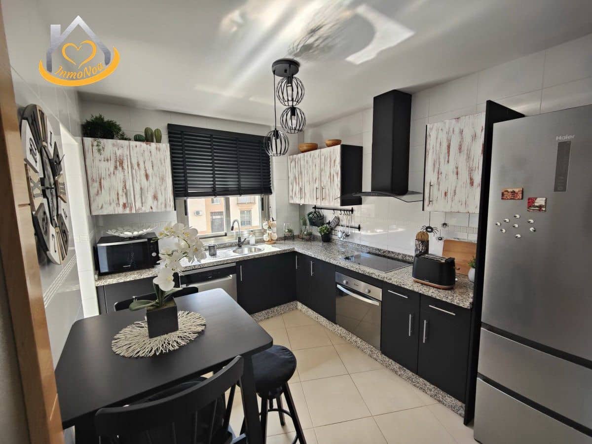 4 Zimmer Haus zu verkaufen in Lepe mit Garage - 215.000 € (Ref: 9673964)