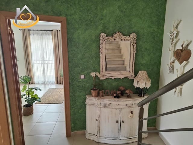 Casa de 4 habitaciones en Lepe en venta con garaje - 215.000 € (Ref: 9673964)