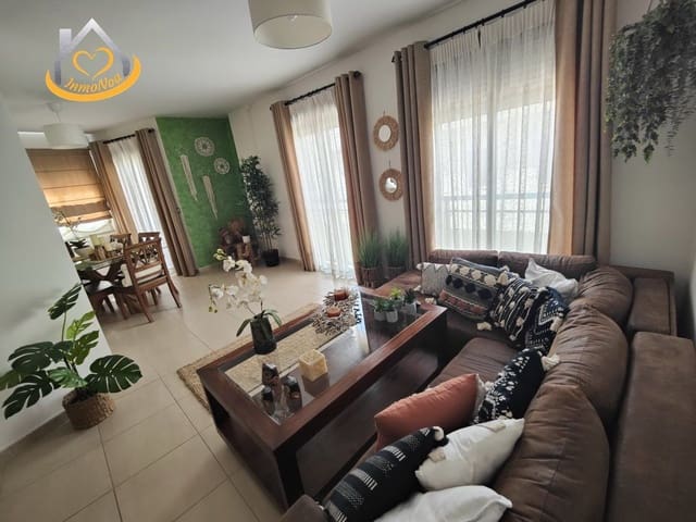 Casa de 4 habitaciones en Lepe en venta con garaje - 215.000 € (Ref: 9673964)