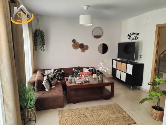 Casa de 4 habitaciones en Lepe en venta con garaje - 215.000 € (Ref: 9673964)