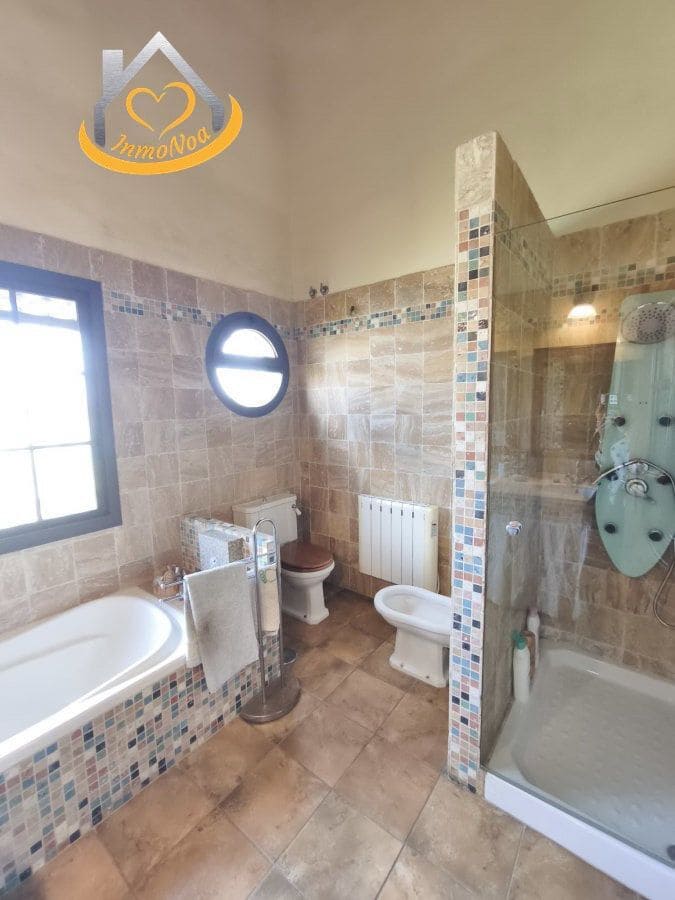 5 soveværelse Villa til salg i Aljaraque - € 530.000 (Ref: 9780265)