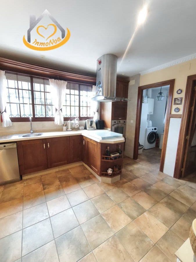 5 soveværelse Villa til salg i Aljaraque - € 530.000 (Ref: 9780265)