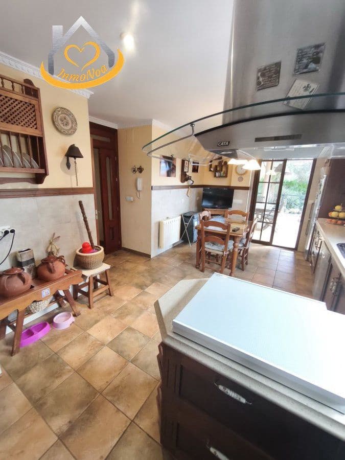 5 soveværelse Villa til salg i Aljaraque - € 530.000 (Ref: 9780265)