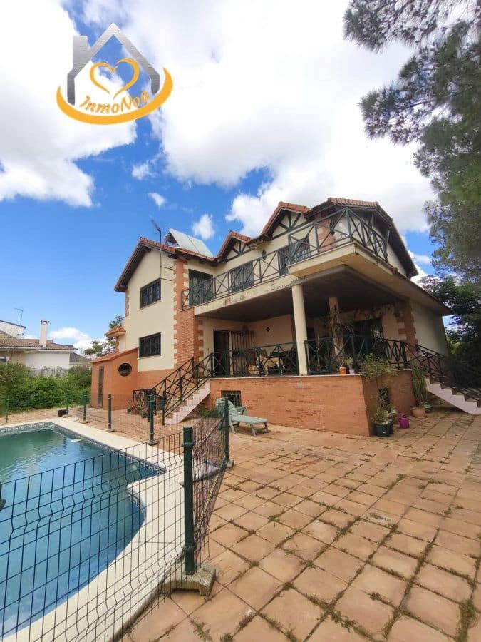 5 soveværelse Villa til salg i Aljaraque - € 530.000 (Ref: 9780265)