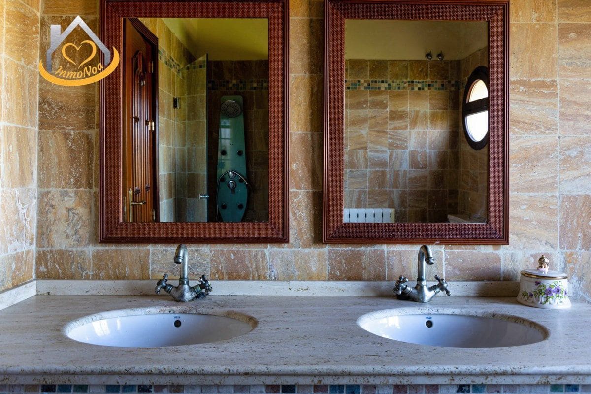 5 soveværelse Villa til salg i Aljaraque - € 530.000 (Ref: 9780265)