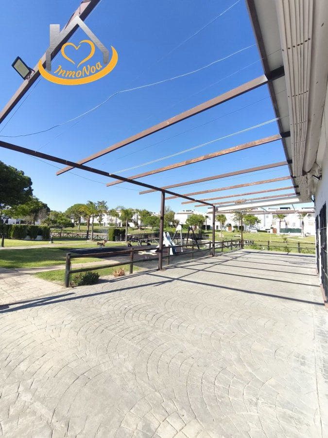 2 bedroom Apartment for sale in Islantilla - € 220,000 (Ref: 9855137)