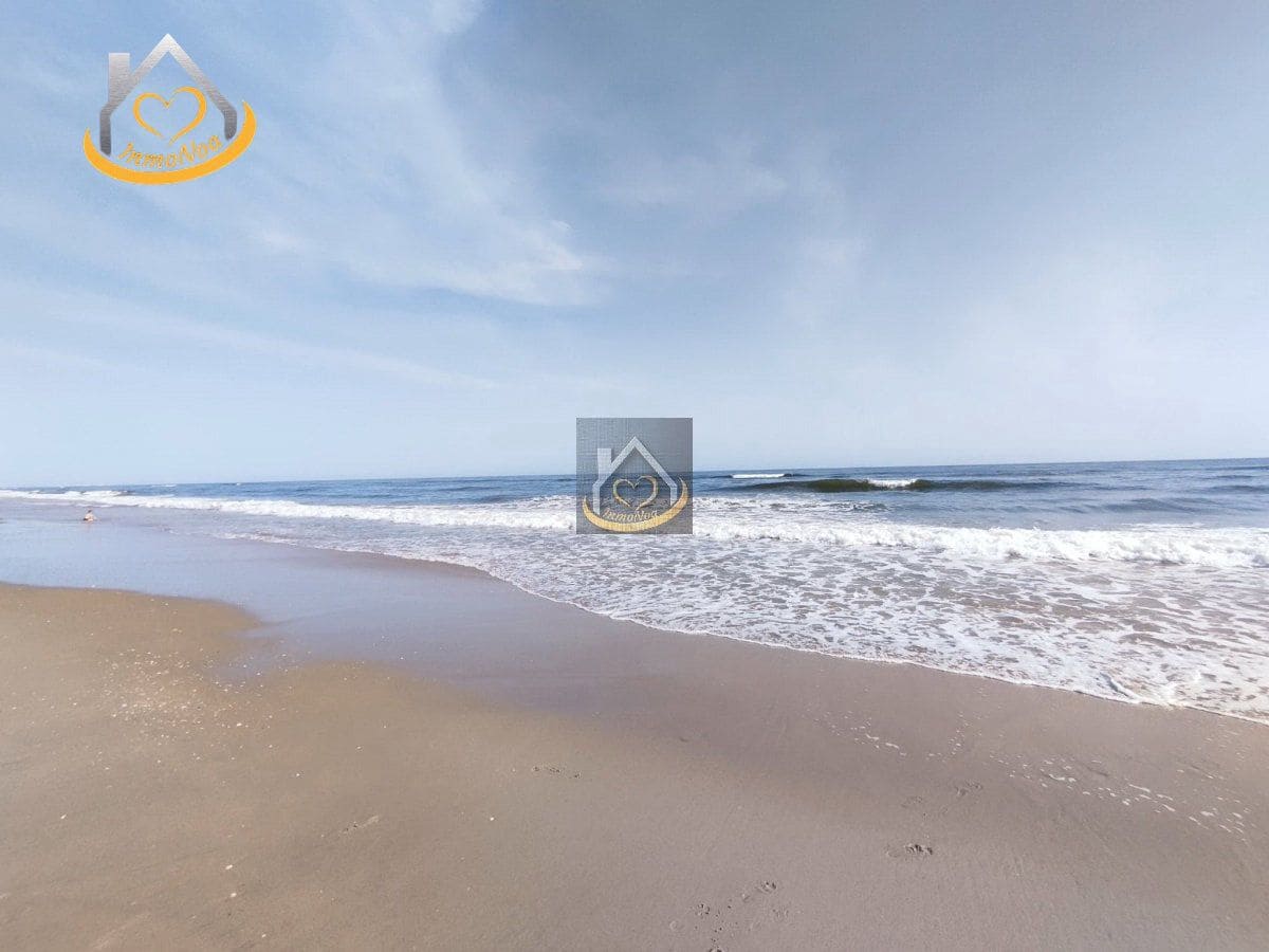 4 bedroom Villa for sale in Lepe with garage - € 450,000 (Ref: 9941838)