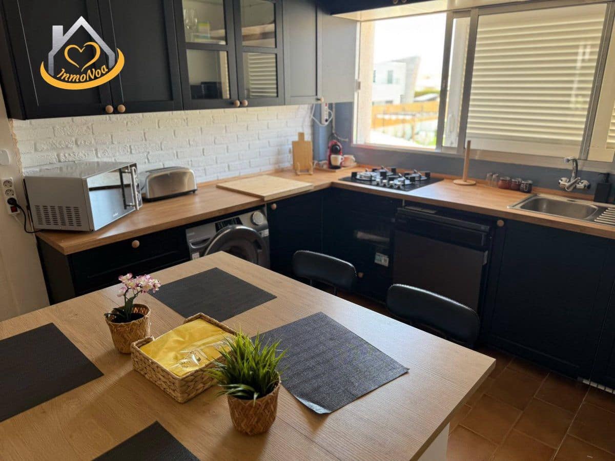 4 bedroom Villa for sale in Lepe with garage - € 450,000 (Ref: 9941838)