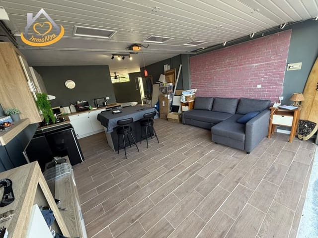 Chalet de 4 habitaciones en Lepe en venta con garaje - 450.000 € (Ref: 9941838)