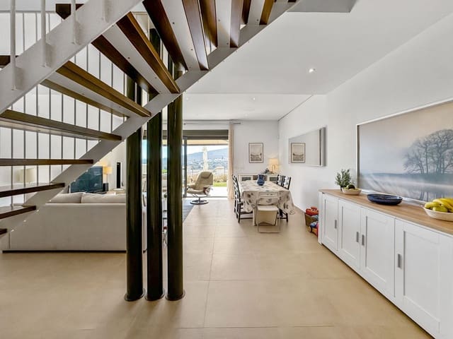 4 slaapkamer Huis te koop in Manilva met zwembad garage - € 487.000 (Ref: 9329657)