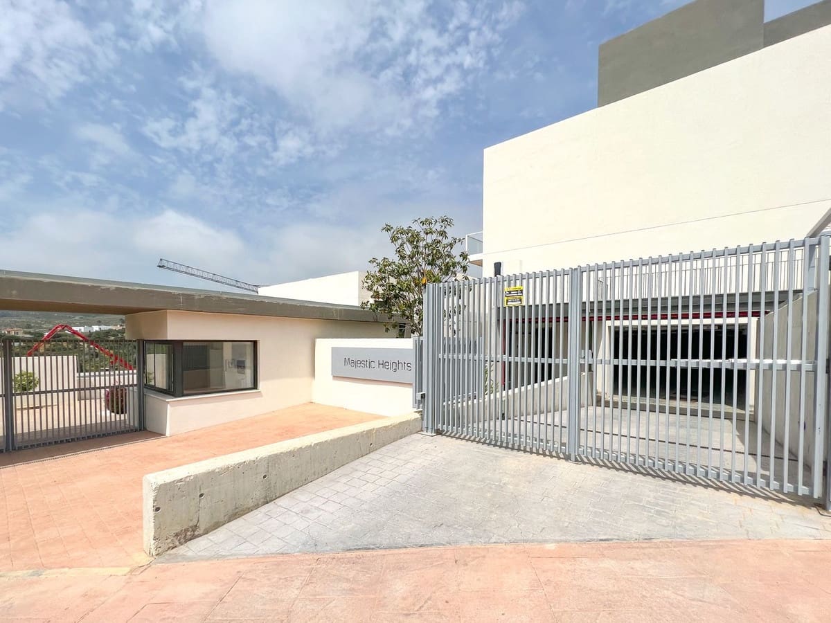 4 slaapkamer Huis te koop in Manilva met zwembad garage - € 487.000 (Ref: 9329657)