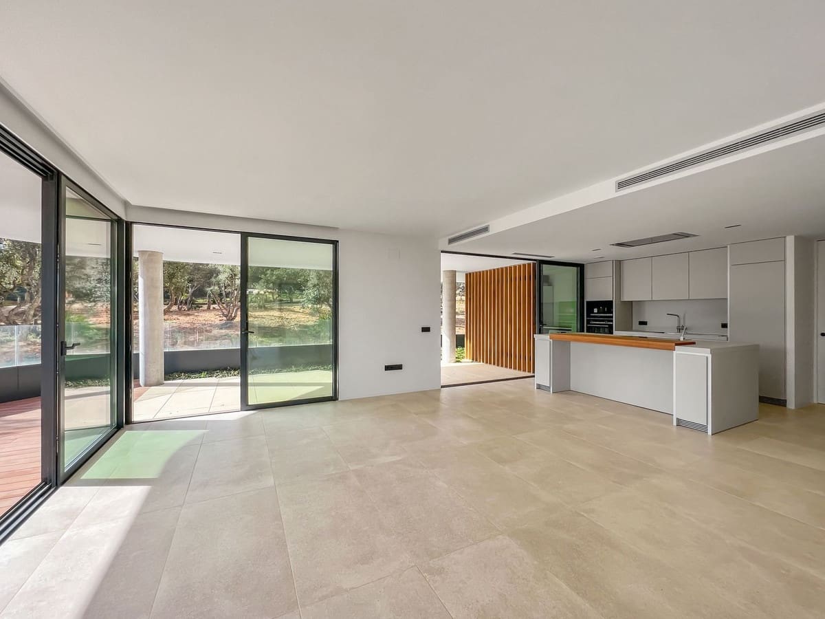 Apartamento de 2 habitaciones en Sotogrande en venta con piscina garaje - 950.000 € (Ref: 9329658)