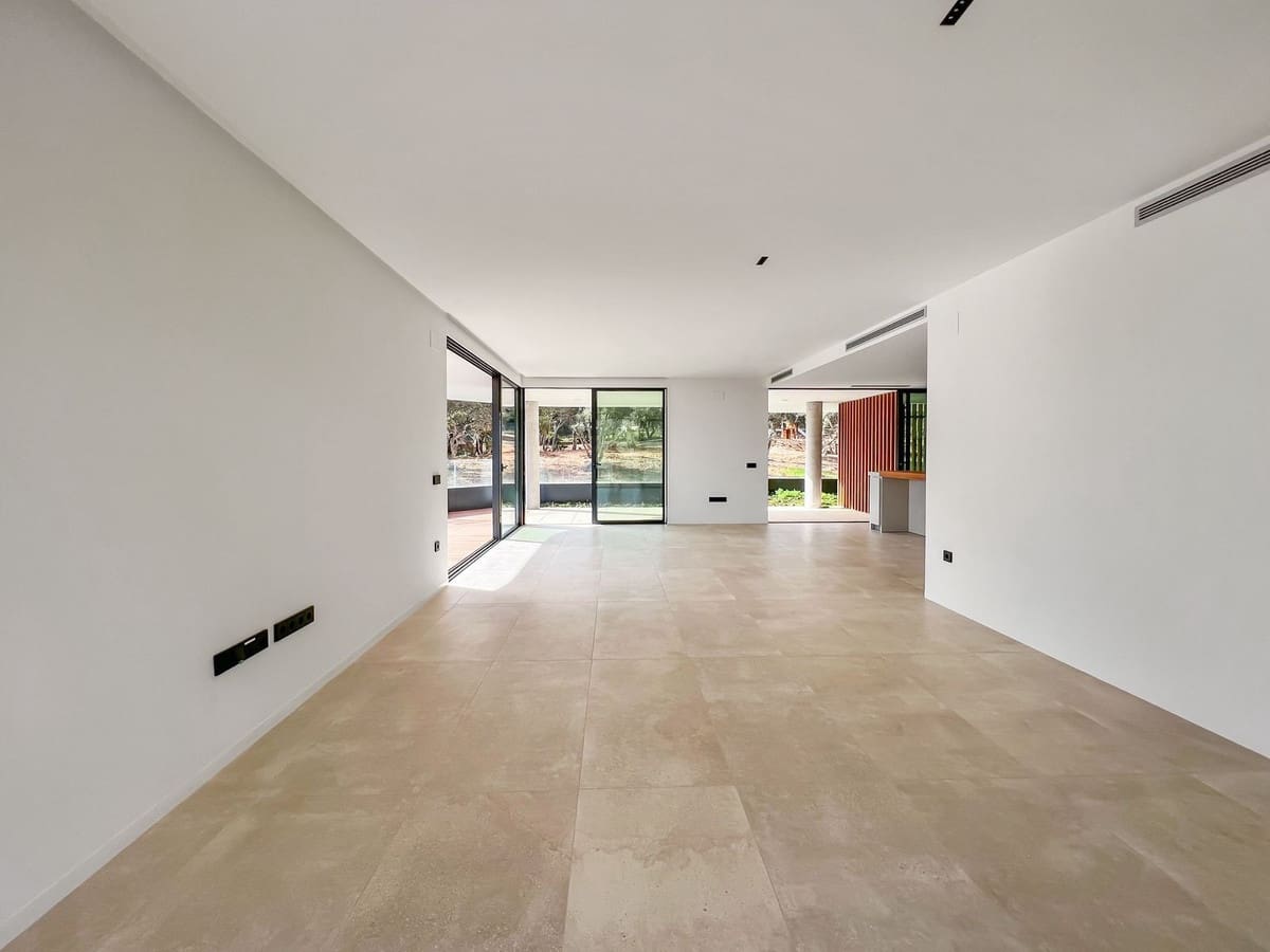 Apartamento de 2 habitaciones en Sotogrande en venta con piscina garaje - 950.000 € (Ref: 9329658)