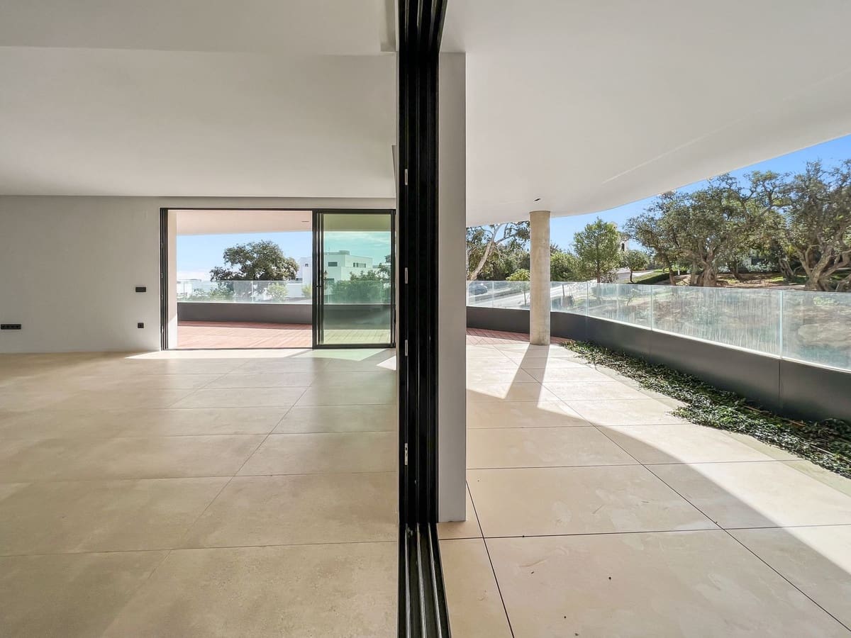 Apartamento de 2 habitaciones en Sotogrande en venta con piscina garaje - 950.000 € (Ref: 9329658)