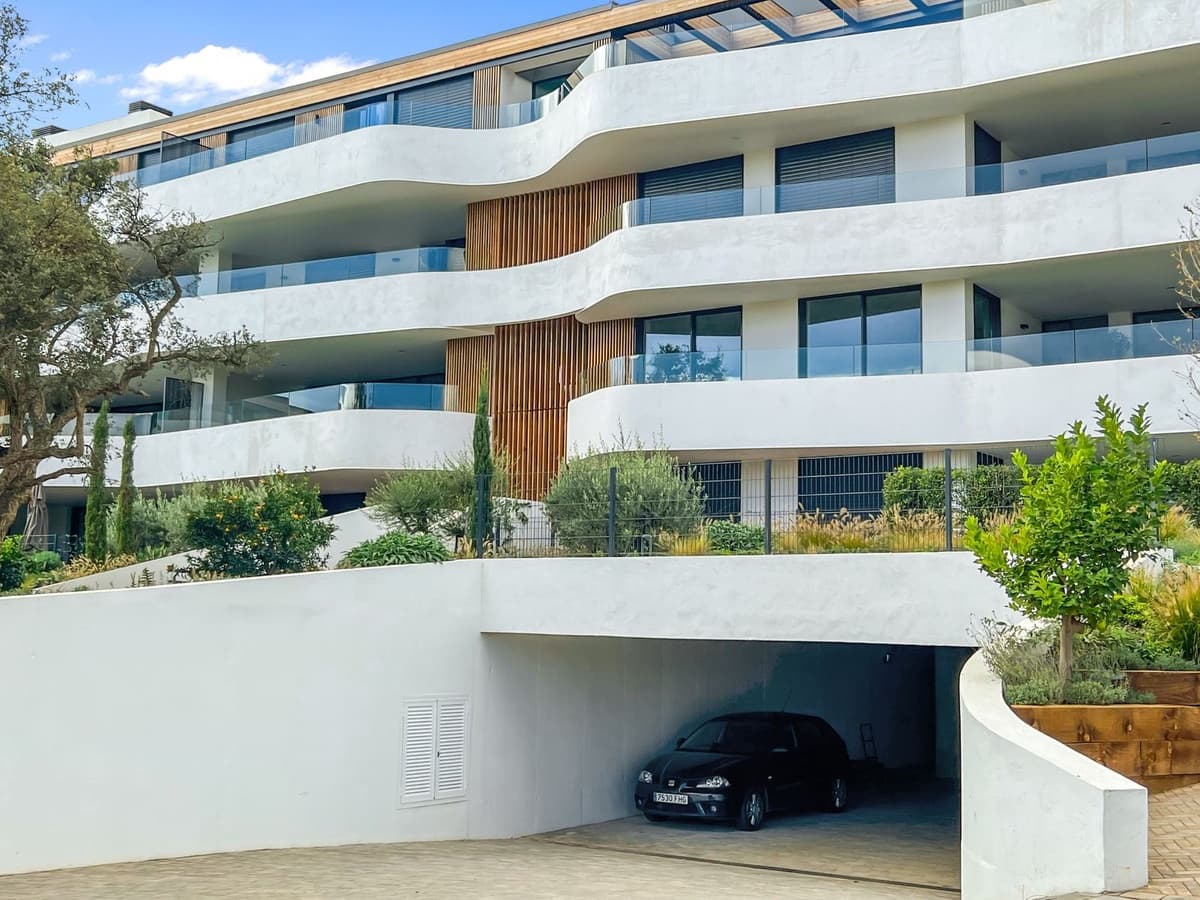 Apartamento de 2 habitaciones en Sotogrande en venta con piscina garaje - 950.000 € (Ref: 9329658)