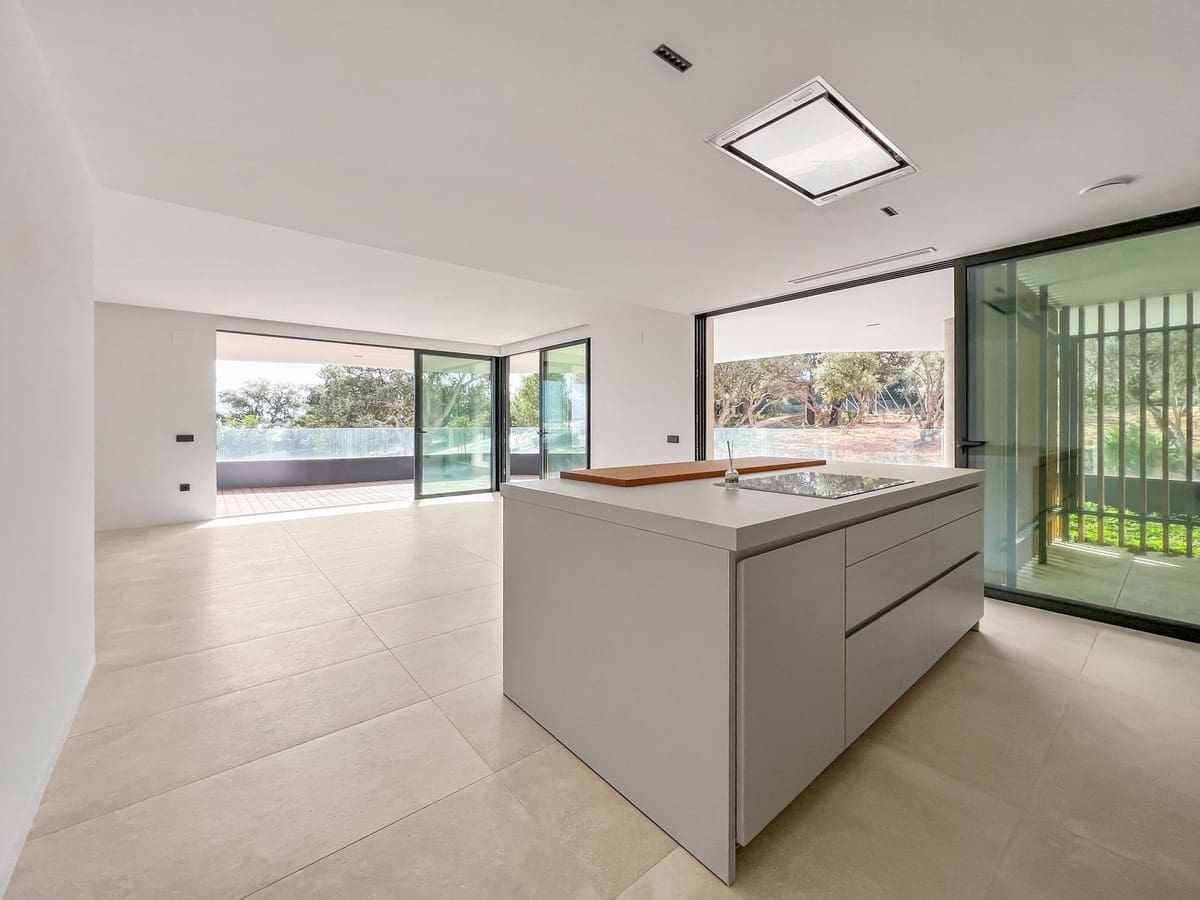 Apartamento de 2 habitaciones en Sotogrande en venta con piscina garaje - 950.000 € (Ref: 9329658)