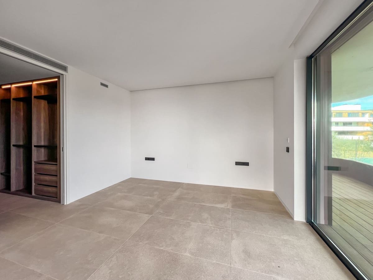 Apartamento de 2 habitaciones en Sotogrande en venta con piscina garaje - 950.000 € (Ref: 9329658)