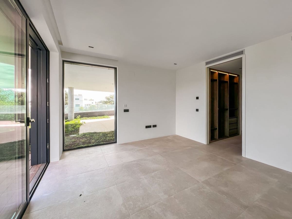 Apartamento de 2 habitaciones en Sotogrande en venta con piscina garaje - 950.000 € (Ref: 9329658)