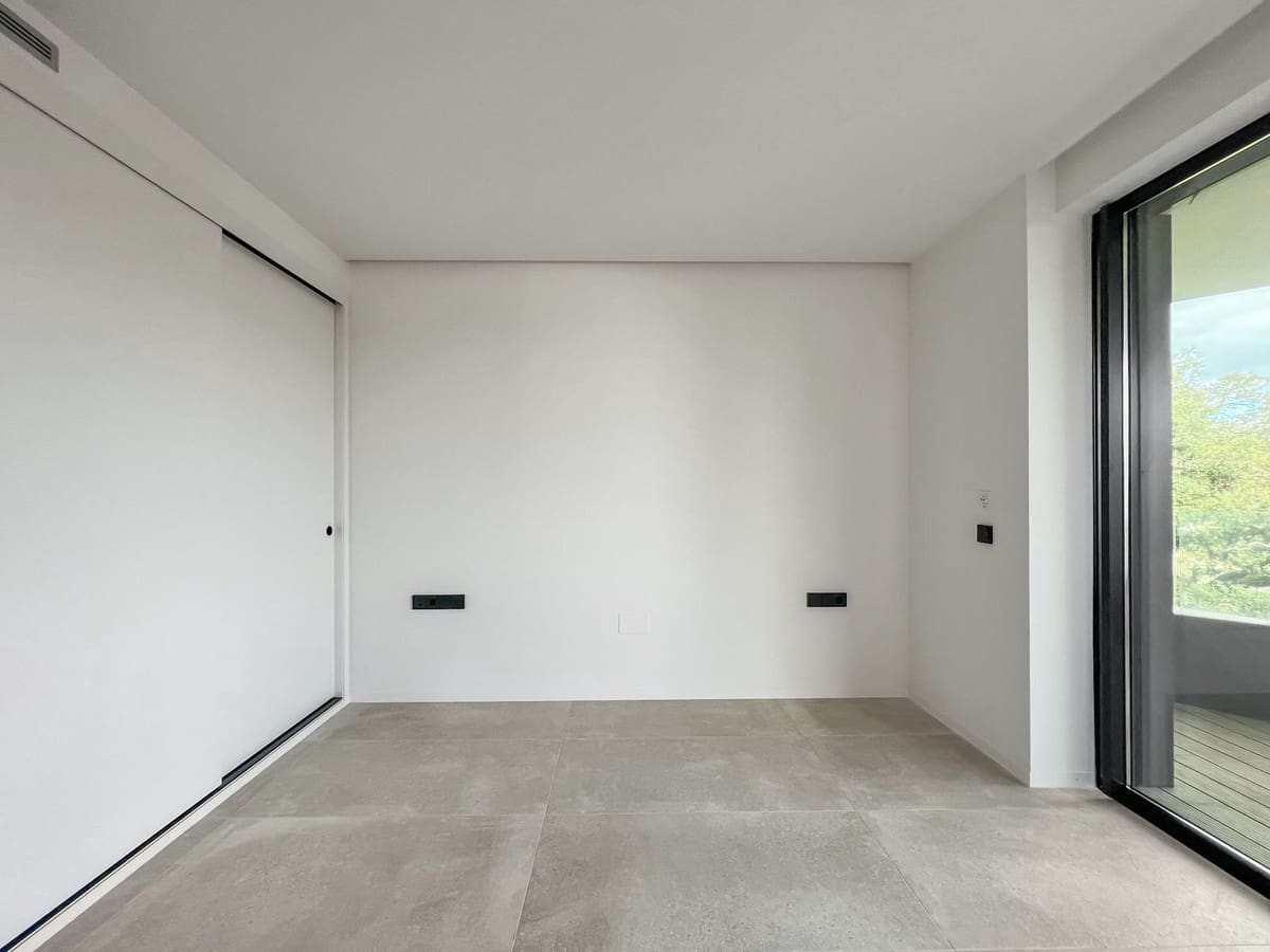 Apartamento de 2 habitaciones en Sotogrande en venta con piscina garaje - 950.000 € (Ref: 9329658)