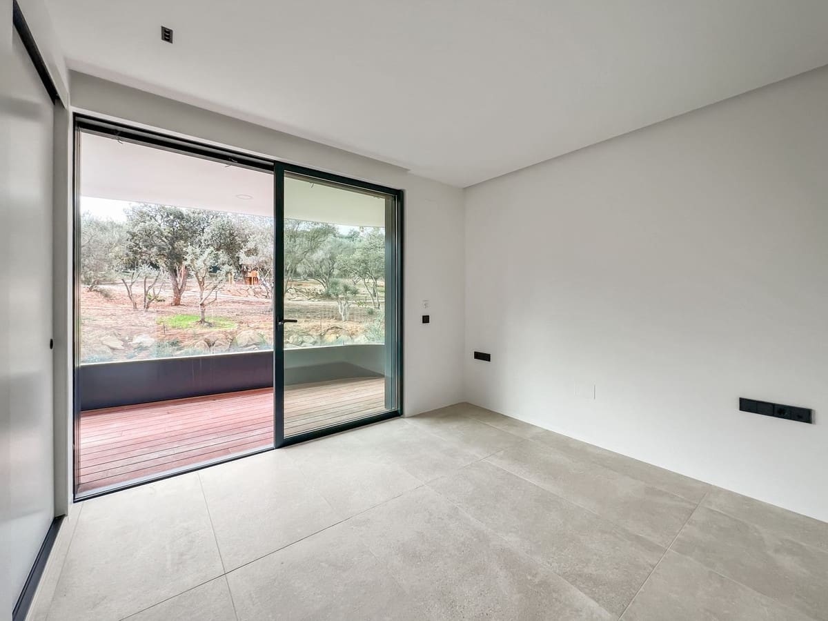 Apartamento de 2 habitaciones en Sotogrande en venta con piscina garaje - 950.000 € (Ref: 9329658)