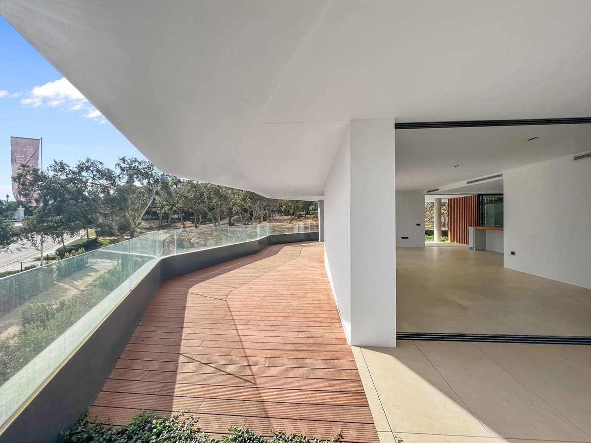 Apartamento de 2 habitaciones en Sotogrande en venta con piscina garaje - 950.000 € (Ref: 9329658)