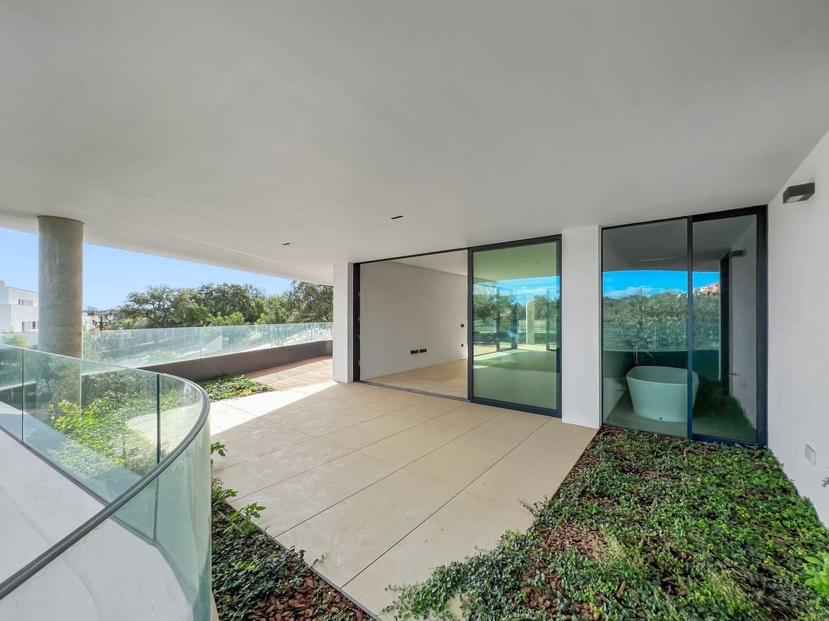 Apartamento de 2 habitaciones en Sotogrande en venta con piscina garaje - 950.000 € (Ref: 9329658)