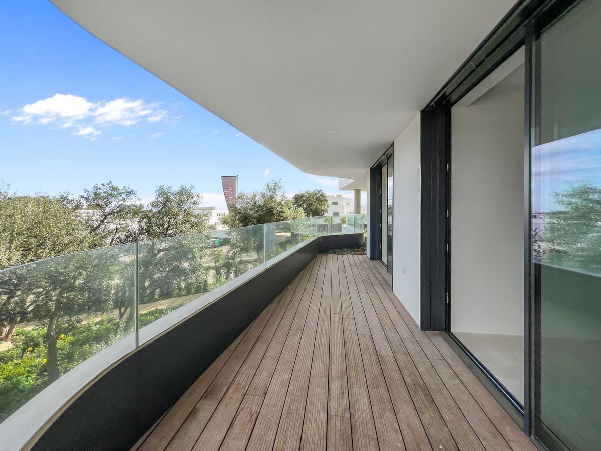 Apartamento de 2 habitaciones en Sotogrande en venta con piscina garaje - 950.000 € (Ref: 9329658)