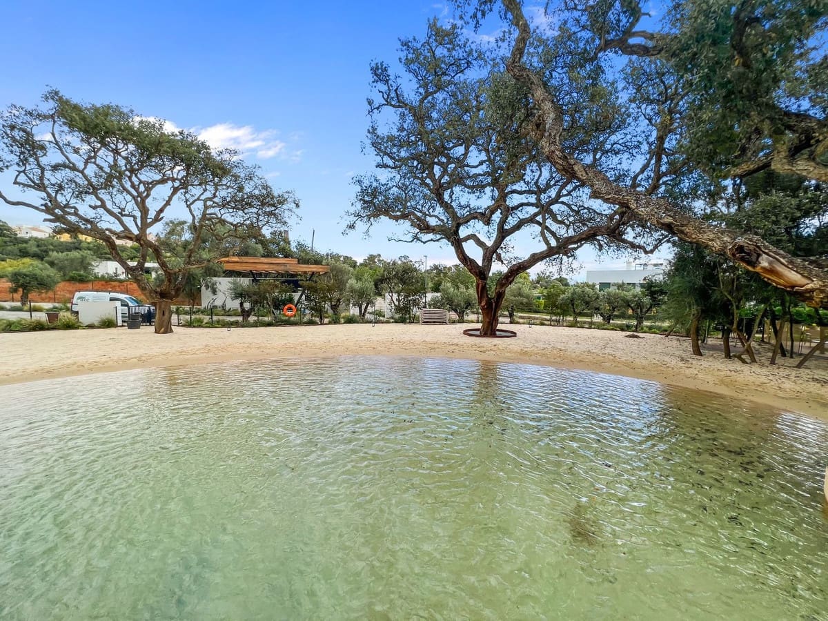 Apartamento de 2 habitaciones en Sotogrande en venta con piscina garaje - 950.000 € (Ref: 9329658)