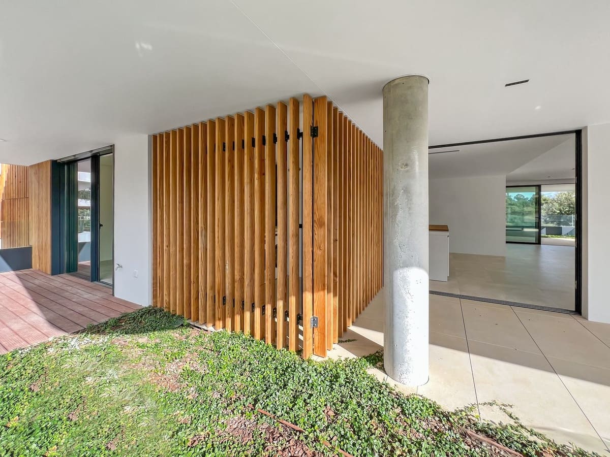 Apartamento de 2 habitaciones en Sotogrande en venta con piscina garaje - 950.000 € (Ref: 9329658)