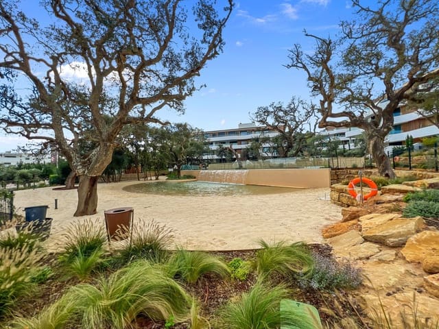 2 sypialnia Apartament na sprzedaż w Sotogrande Alto, San Roque z basenem garażem - 950 000 € (Ref: 9329658)