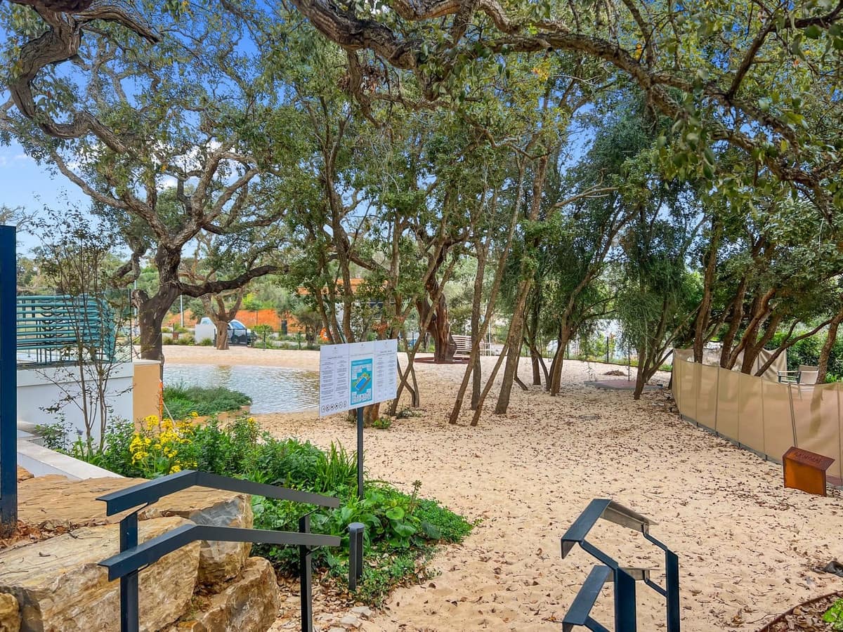 Apartamento de 2 habitaciones en Sotogrande en venta con piscina garaje - 950.000 € (Ref: 9329658)