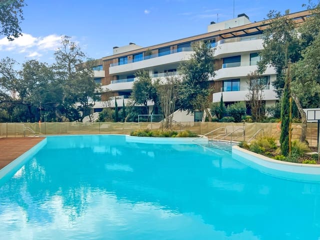 Apartamento de 2 habitaciones en Sotogrande, San Roque en venta con piscina garaje - 830.000 € (Ref: 9329658)