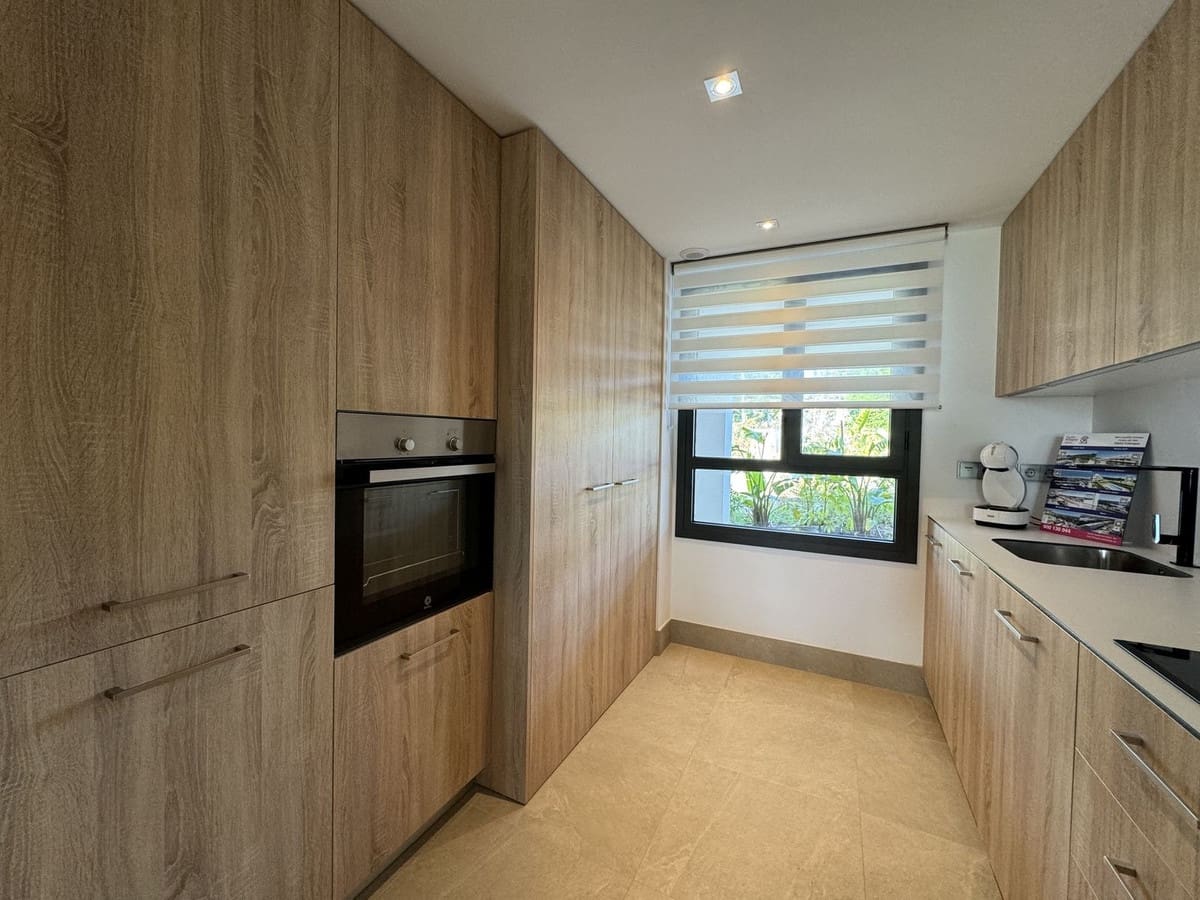 2 sovrum Lägenhet till salu i Bahia de Casares med pool garage - 395 000 € (Ref: 9329659)