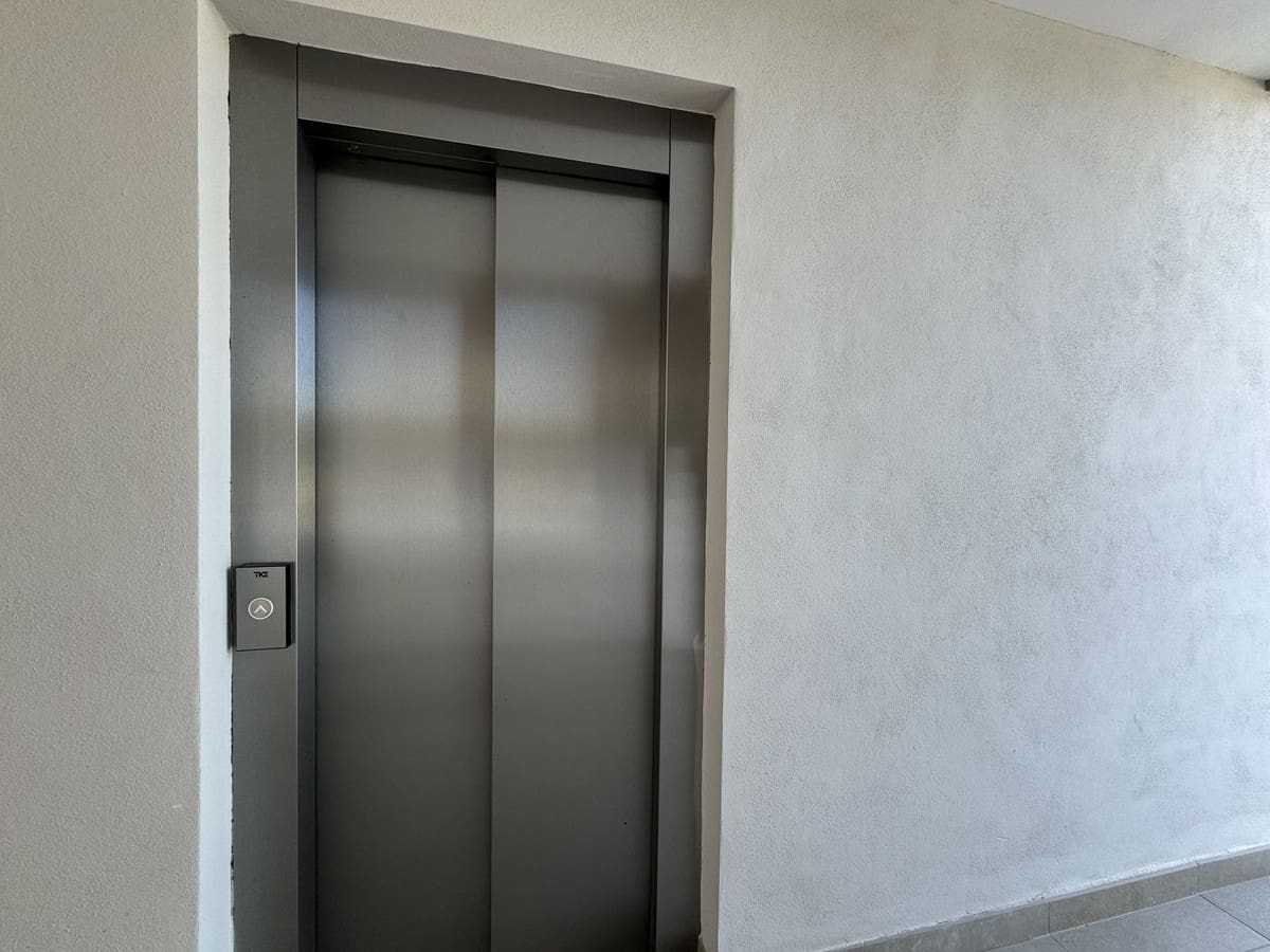 2 sovrum Lägenhet till salu i Bahia de Casares med pool garage - 395 000 € (Ref: 9329659)