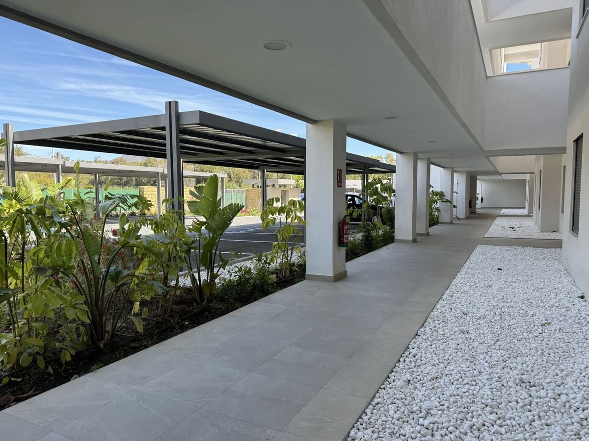 2 sovrum Lägenhet till salu i Bahia de Casares med pool garage - 395 000 € (Ref: 9329659)