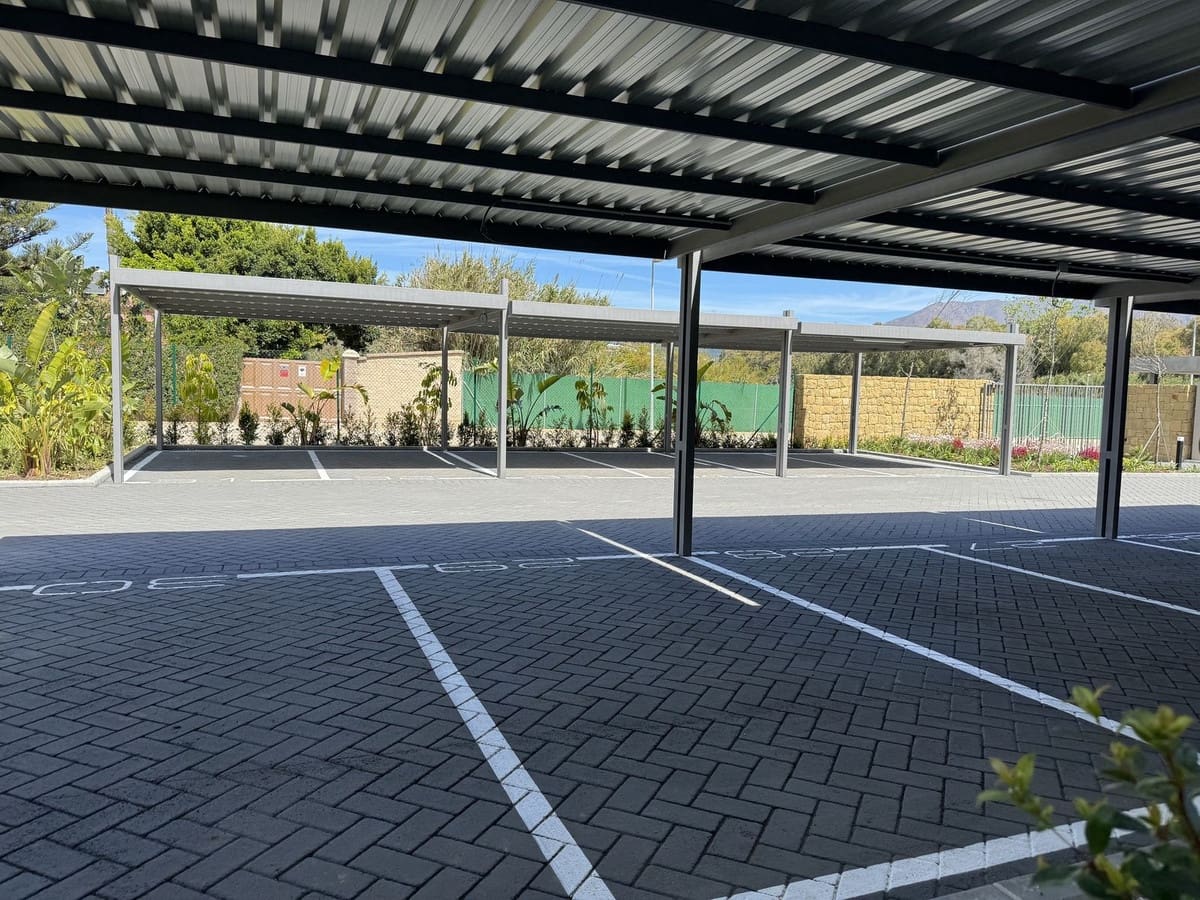 2 sovrum Lägenhet till salu i Bahia de Casares med pool garage - 395 000 € (Ref: 9329659)