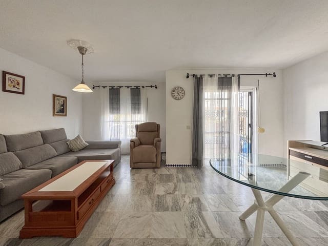 3 sypialnia Dom na sprzedaż w Manilva z basenem garażem - 425 000 € (Ref: 9329660)