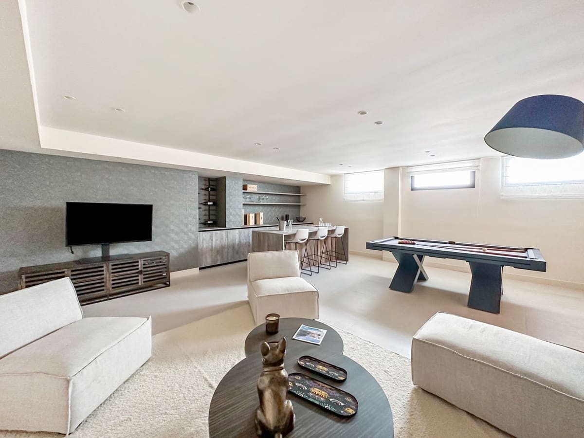 5 sypialnia Willa na sprzedaż w Estepona z basenem garażem - 4 500 000 € (Ref: 9329661)