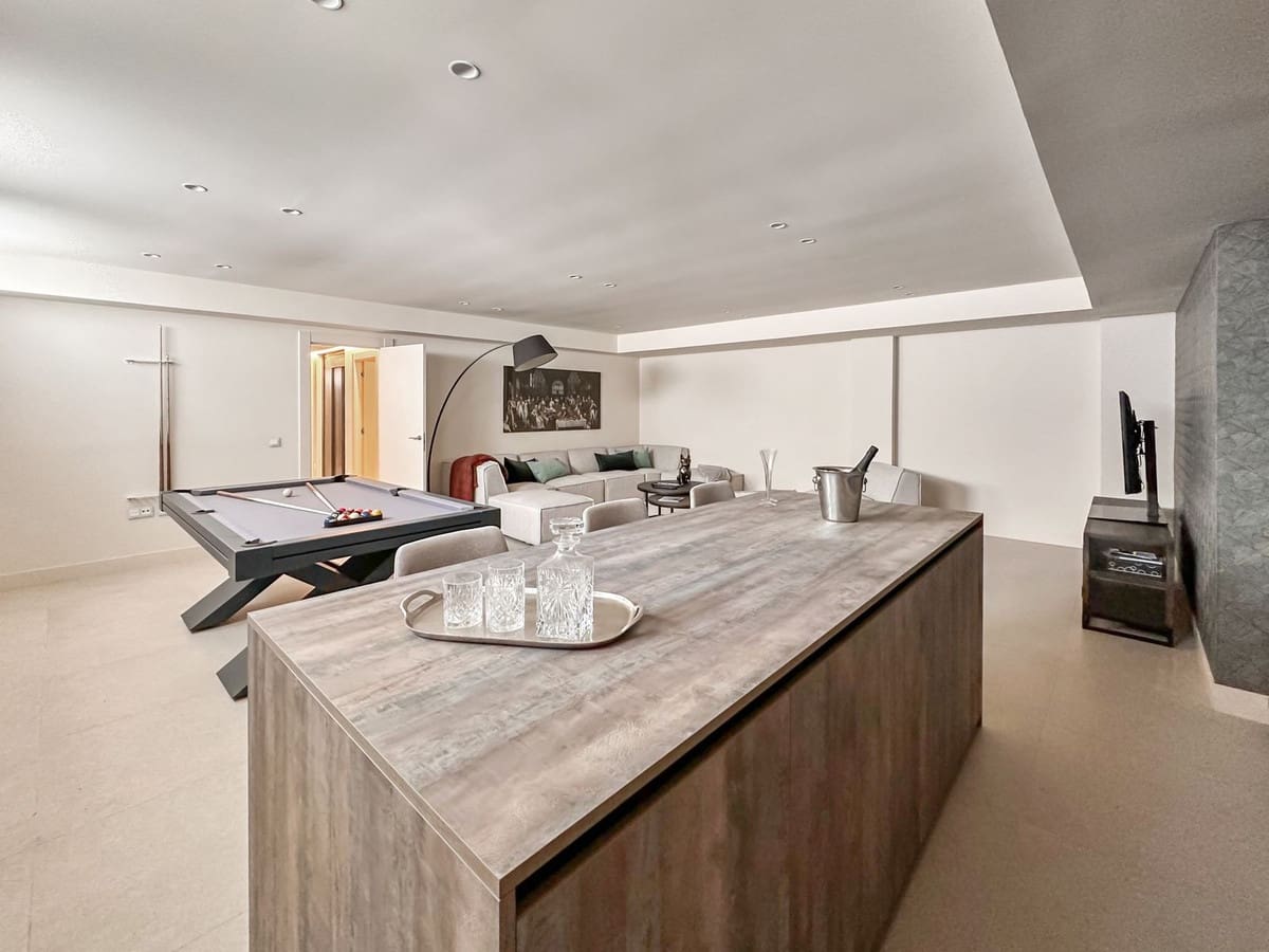 5 sypialnia Willa na sprzedaż w Estepona z basenem garażem - 4 500 000 € (Ref: 9329661)