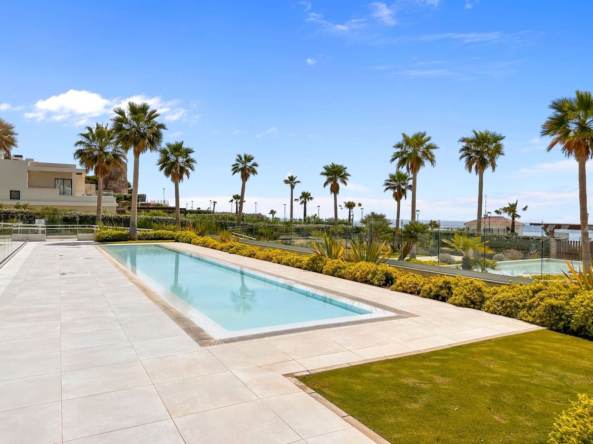 5 sypialnia Willa na sprzedaż w Estepona z basenem garażem - 4 500 000 € (Ref: 9329661)