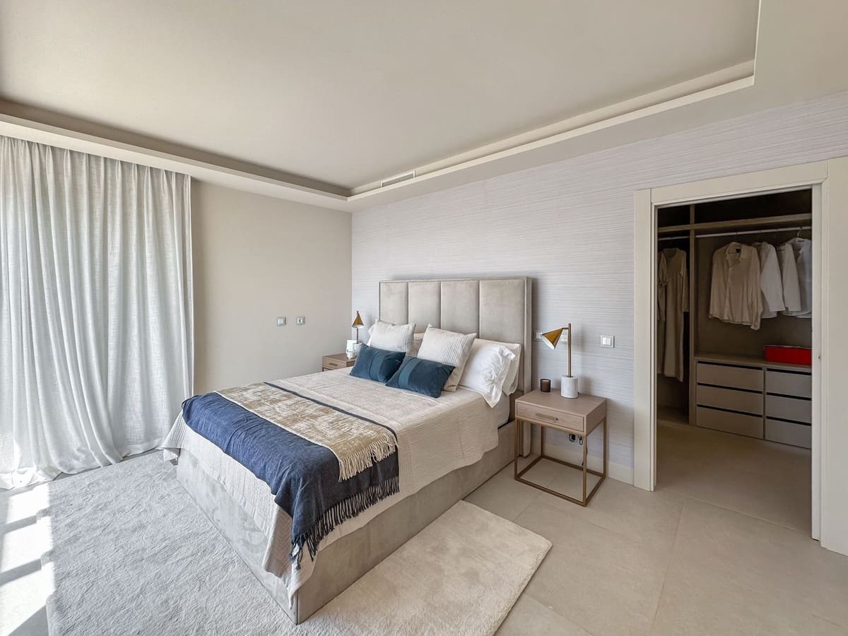 5 sypialnia Willa na sprzedaż w Estepona z basenem garażem - 4 500 000 € (Ref: 9329661)