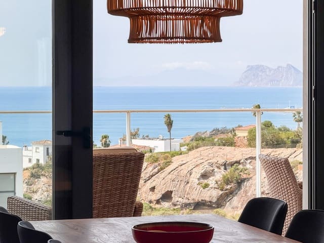 2 soveværelse Lejlighed til salg i Sotogrande, San Roque med swimmingpool garage - € 399.000 (Ref: 9329665)