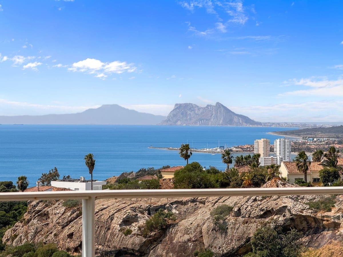 2 soveværelse Lejlighed til salg i Sotogrande med swimmingpool garage - € 399.000 (Ref: 9329665)